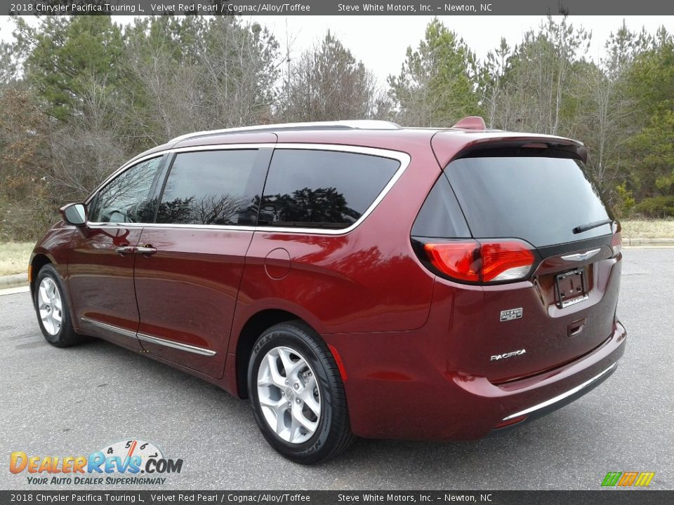 2018 Chrysler Pacifica Touring L Velvet Red Pearl / Cognac/Alloy/Toffee Photo #8