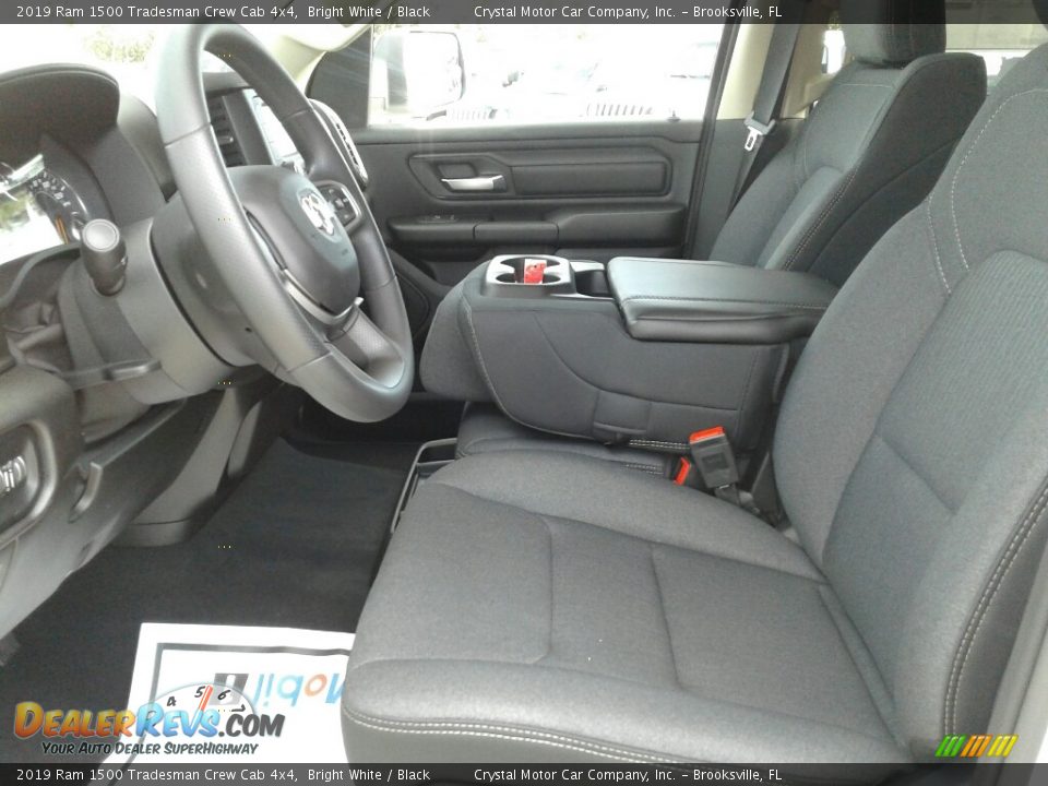 2019 Ram 1500 Tradesman Crew Cab 4x4 Bright White / Black Photo #9