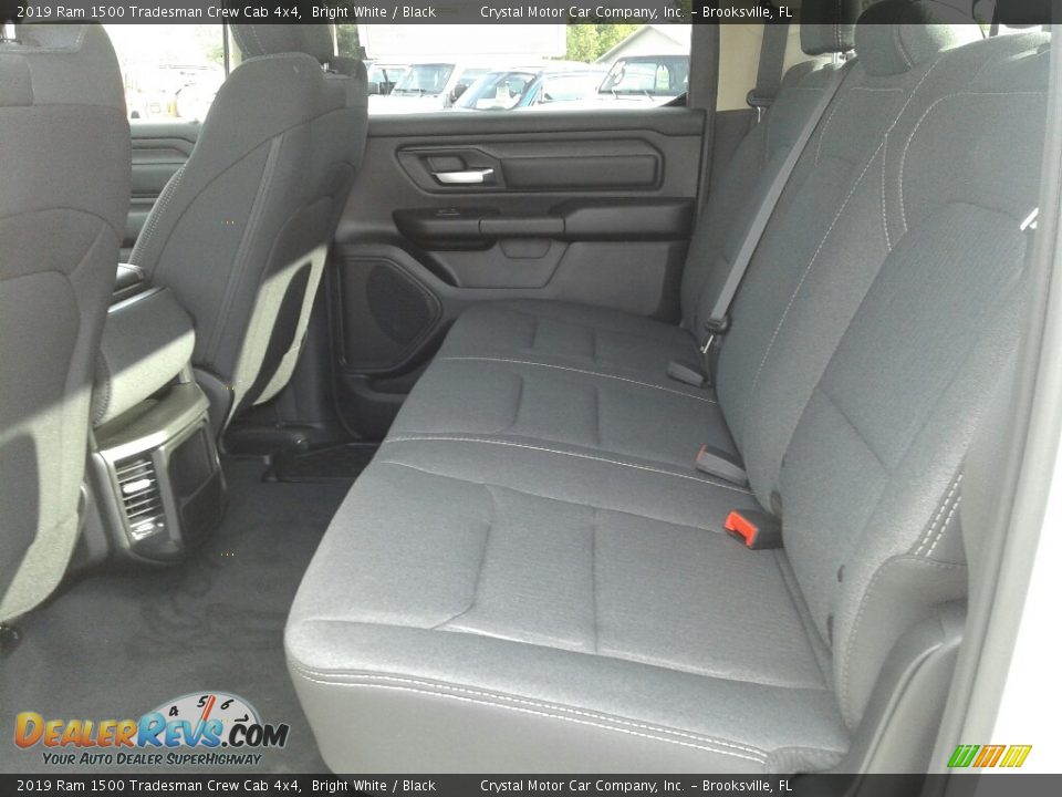 2019 Ram 1500 Tradesman Crew Cab 4x4 Bright White / Black Photo #10