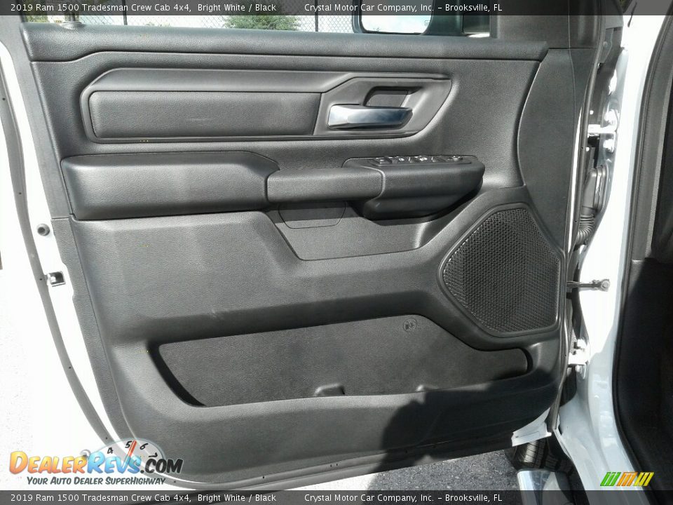 2019 Ram 1500 Tradesman Crew Cab 4x4 Bright White / Black Photo #17