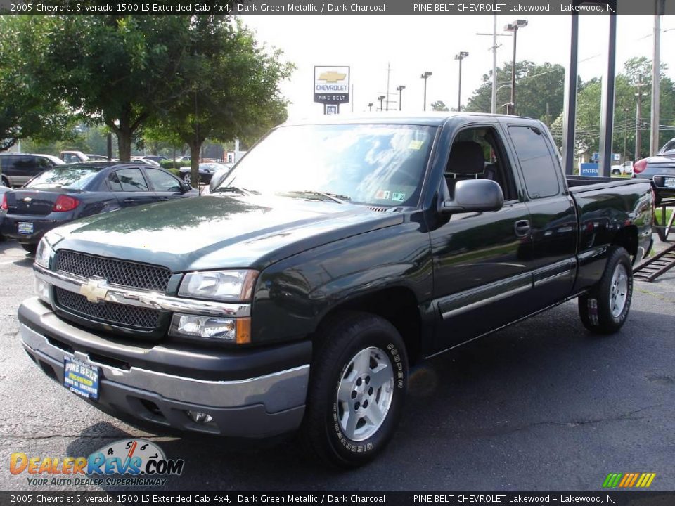 2005 Chevrolet Silverado 1500 LS Extended Cab 4x4 Dark Green Metallic / Dark Charcoal Photo #1