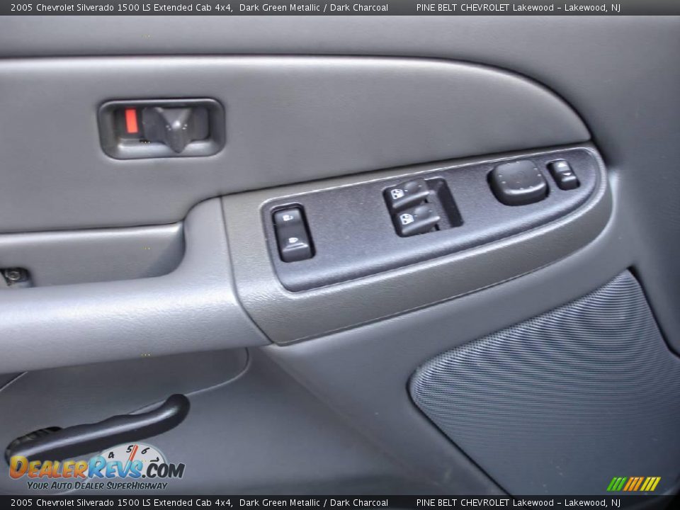 2005 Chevrolet Silverado 1500 LS Extended Cab 4x4 Dark Green Metallic / Dark Charcoal Photo #7