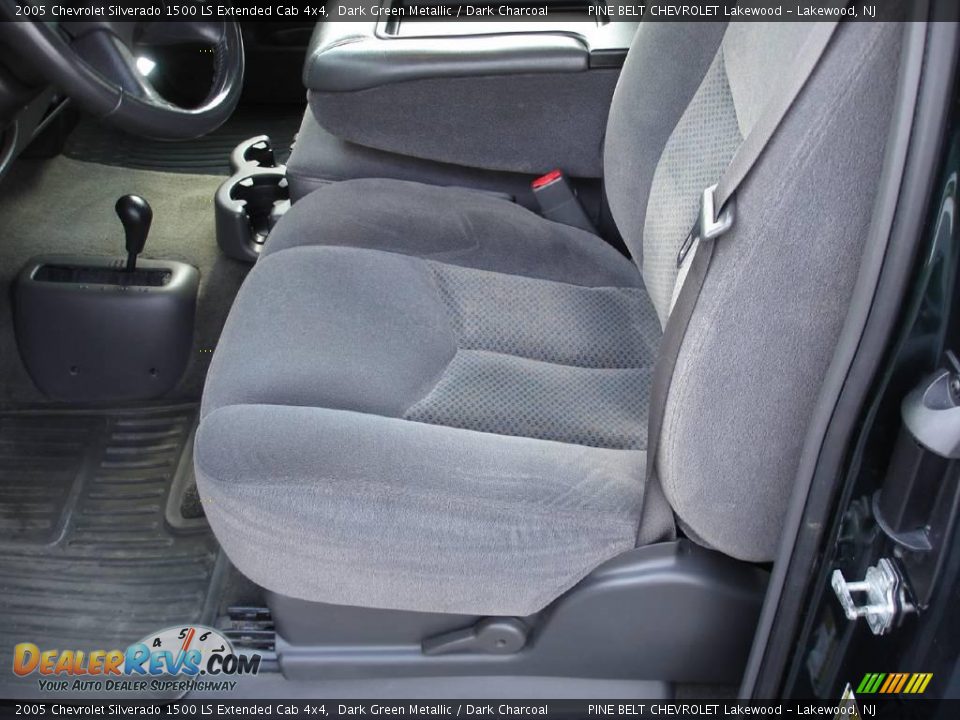 2005 Chevrolet Silverado 1500 LS Extended Cab 4x4 Dark Green Metallic / Dark Charcoal Photo #8