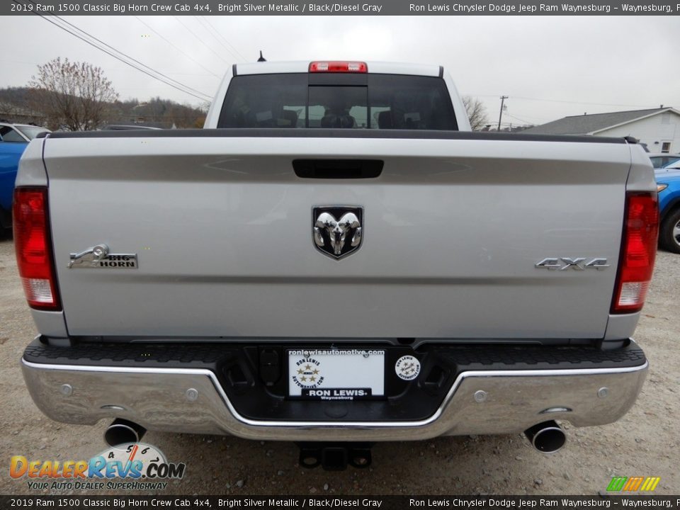 2019 Ram 1500 Classic Big Horn Crew Cab 4x4 Bright Silver Metallic / Black/Diesel Gray Photo #4
