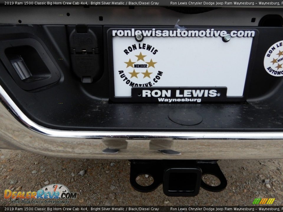 2019 Ram 1500 Classic Big Horn Crew Cab 4x4 Bright Silver Metallic / Black/Diesel Gray Photo #5