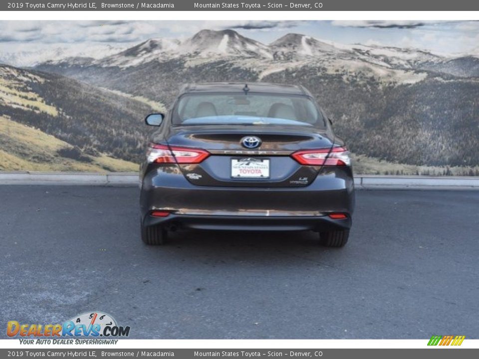 2019 Toyota Camry Hybrid LE Brownstone / Macadamia Photo #4