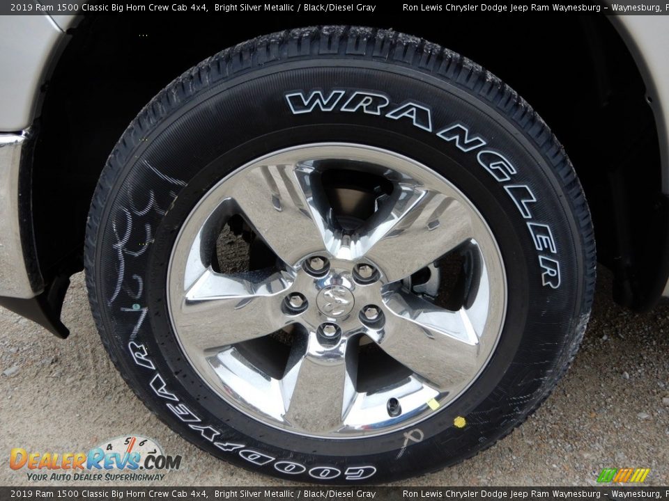 2019 Ram 1500 Classic Big Horn Crew Cab 4x4 Bright Silver Metallic / Black/Diesel Gray Photo #10