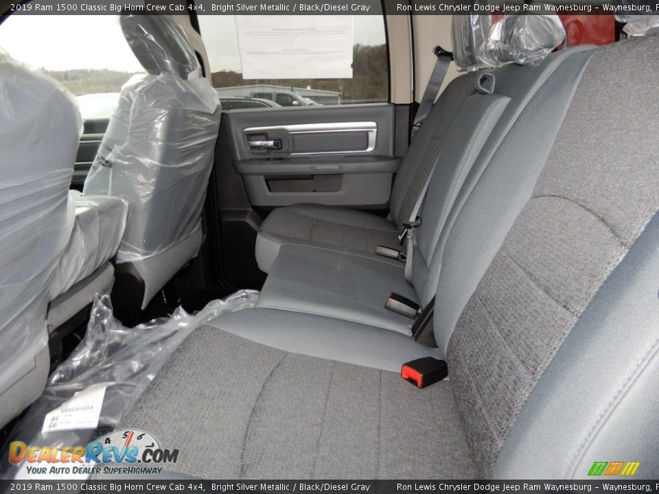 2019 Ram 1500 Classic Big Horn Crew Cab 4x4 Bright Silver Metallic / Black/Diesel Gray Photo #12