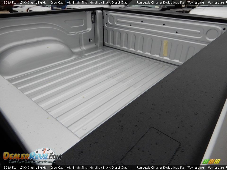 2019 Ram 1500 Classic Big Horn Crew Cab 4x4 Bright Silver Metallic / Black/Diesel Gray Photo #13