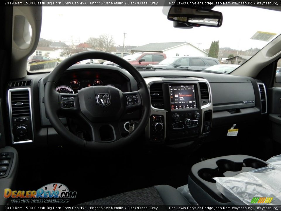 2019 Ram 1500 Classic Big Horn Crew Cab 4x4 Bright Silver Metallic / Black/Diesel Gray Photo #14