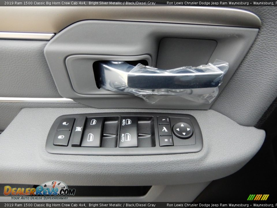2019 Ram 1500 Classic Big Horn Crew Cab 4x4 Bright Silver Metallic / Black/Diesel Gray Photo #15