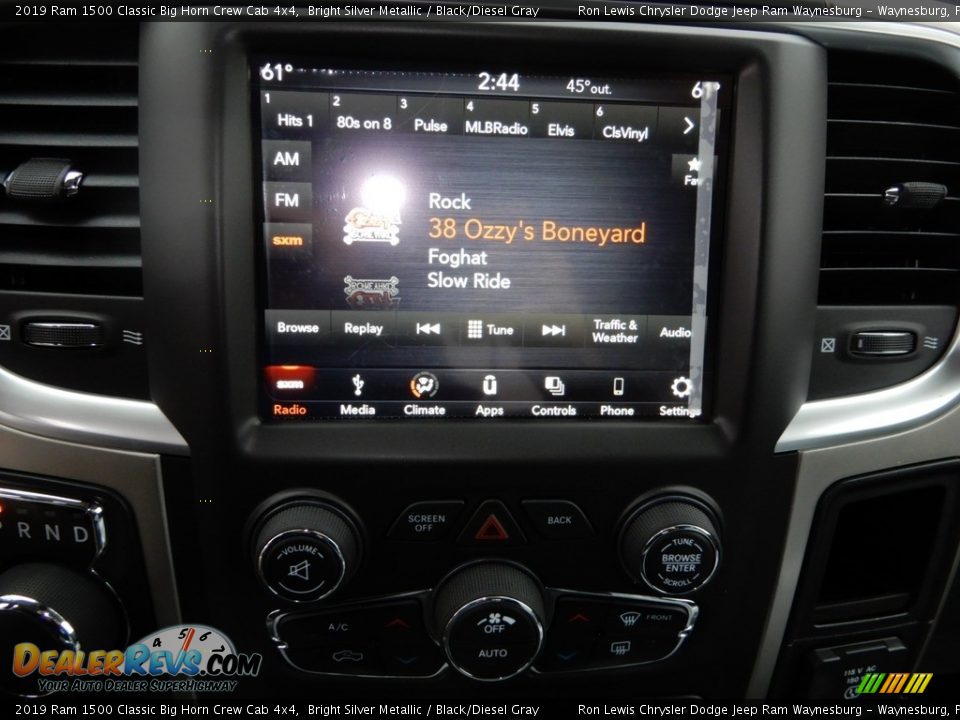 2019 Ram 1500 Classic Big Horn Crew Cab 4x4 Bright Silver Metallic / Black/Diesel Gray Photo #20