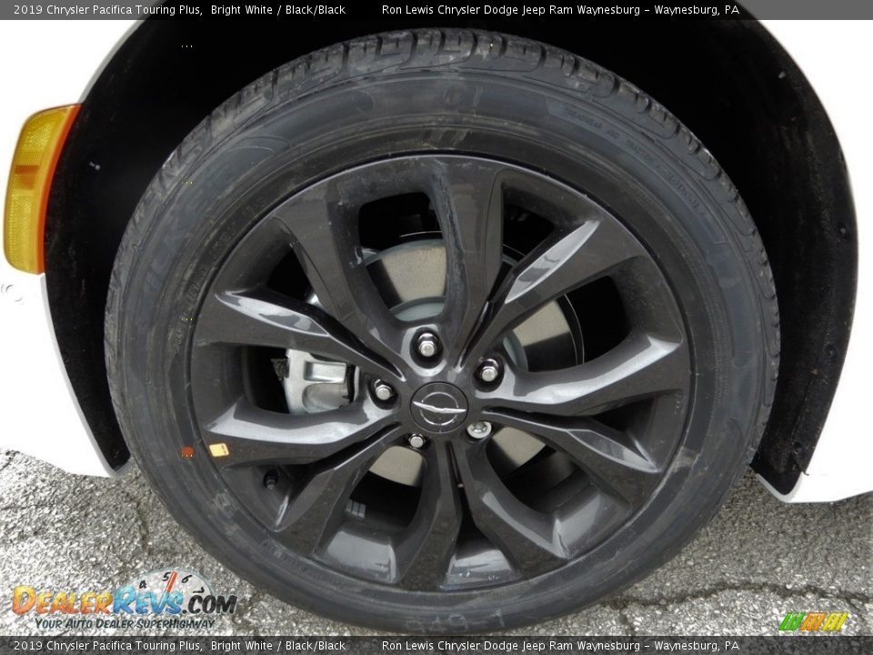 2019 Chrysler Pacifica Touring Plus Bright White / Black/Black Photo #10