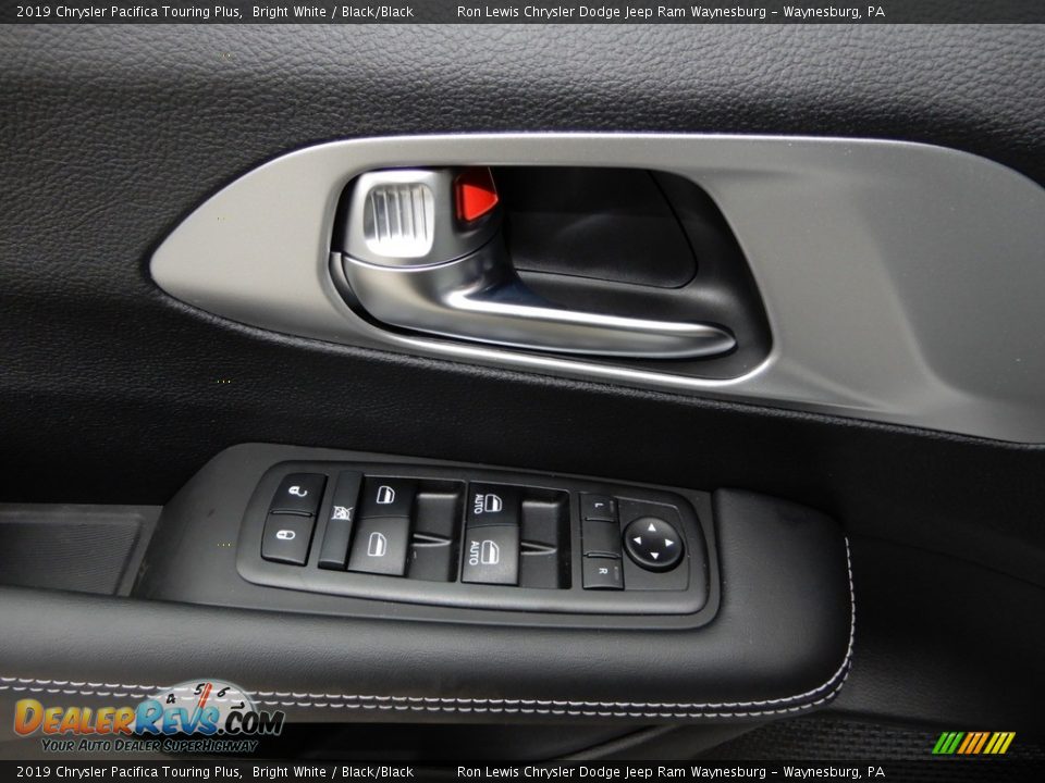 2019 Chrysler Pacifica Touring Plus Bright White / Black/Black Photo #15