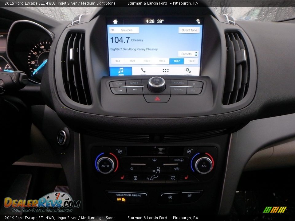 Controls of 2019 Ford Escape SEL 4WD Photo #12