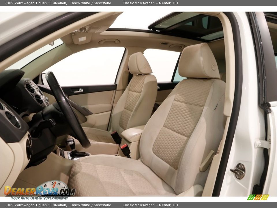 2009 Volkswagen Tiguan SE 4Motion Candy White / Sandstone Photo #5