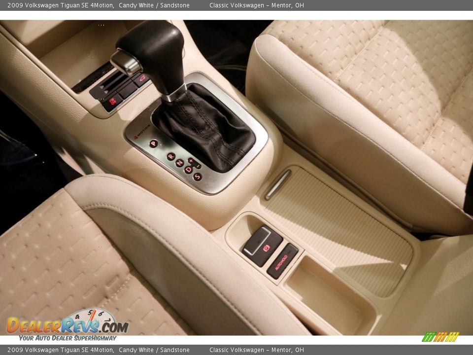 2009 Volkswagen Tiguan SE 4Motion Candy White / Sandstone Photo #10