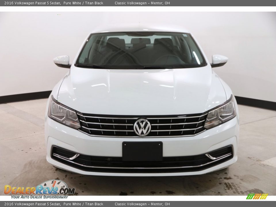 2016 Volkswagen Passat S Sedan Pure White / Titan Black Photo #2