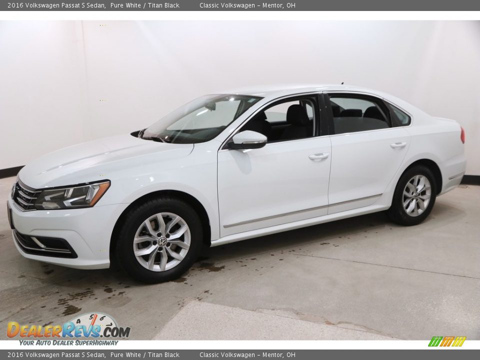 2016 Volkswagen Passat S Sedan Pure White / Titan Black Photo #3