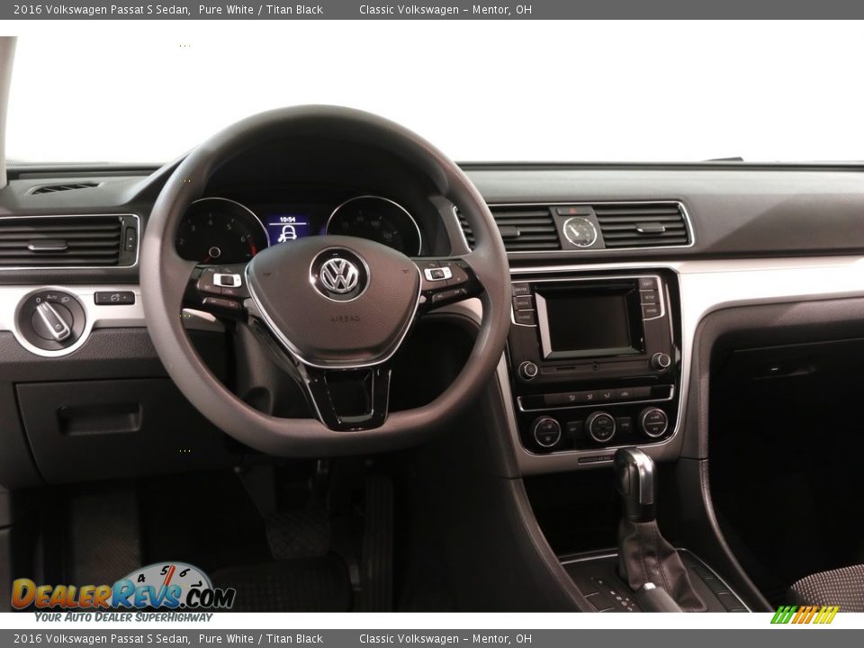 2016 Volkswagen Passat S Sedan Pure White / Titan Black Photo #6