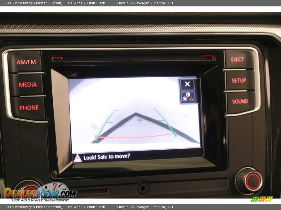 2016 Volkswagen Passat S Sedan Pure White / Titan Black Photo #11