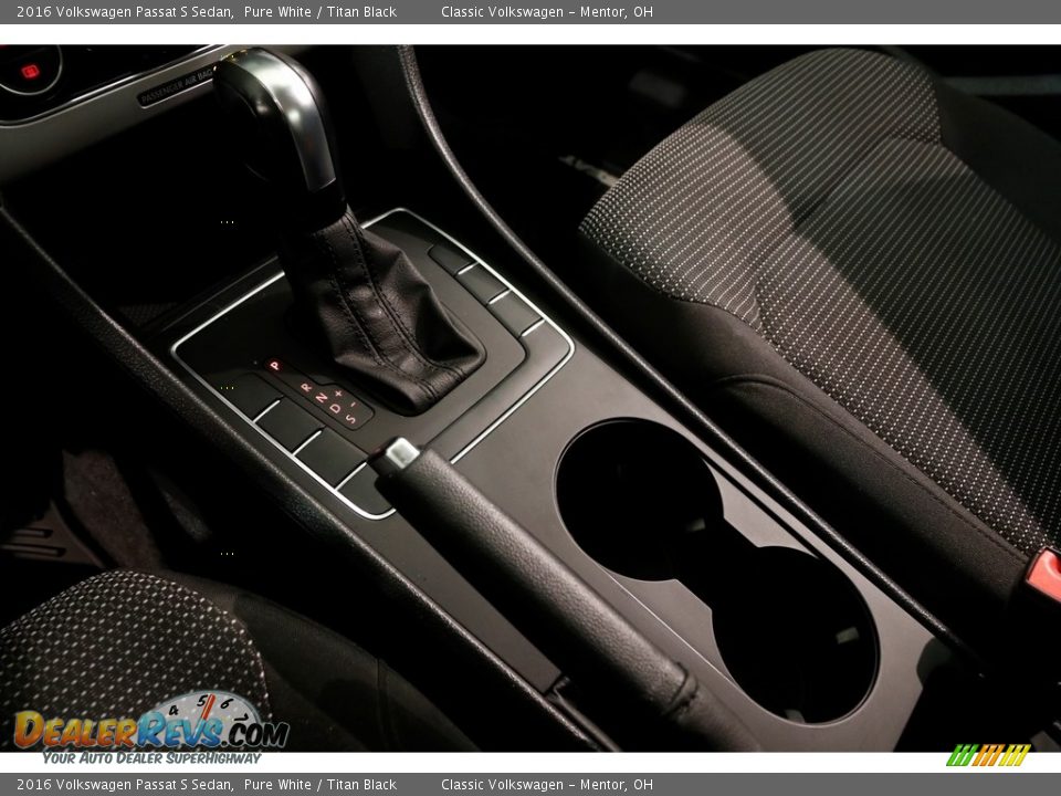 2016 Volkswagen Passat S Sedan Pure White / Titan Black Photo #12