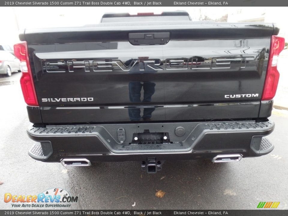 2019 Chevrolet Silverado 1500 Custom Z71 Trail Boss Double Cab 4WD Black / Jet Black Photo #17