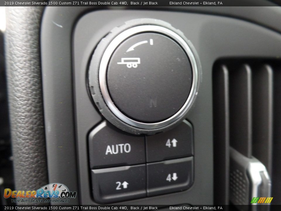 Controls of 2019 Chevrolet Silverado 1500 Custom Z71 Trail Boss Double Cab 4WD Photo #36