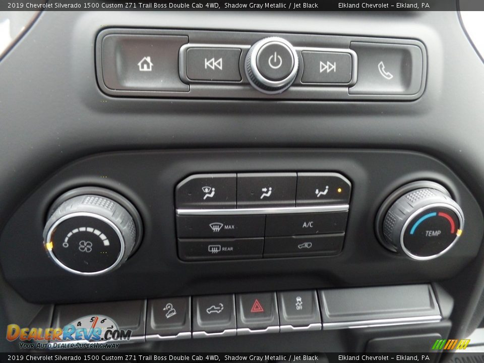 Controls of 2019 Chevrolet Silverado 1500 Custom Z71 Trail Boss Double Cab 4WD Photo #34