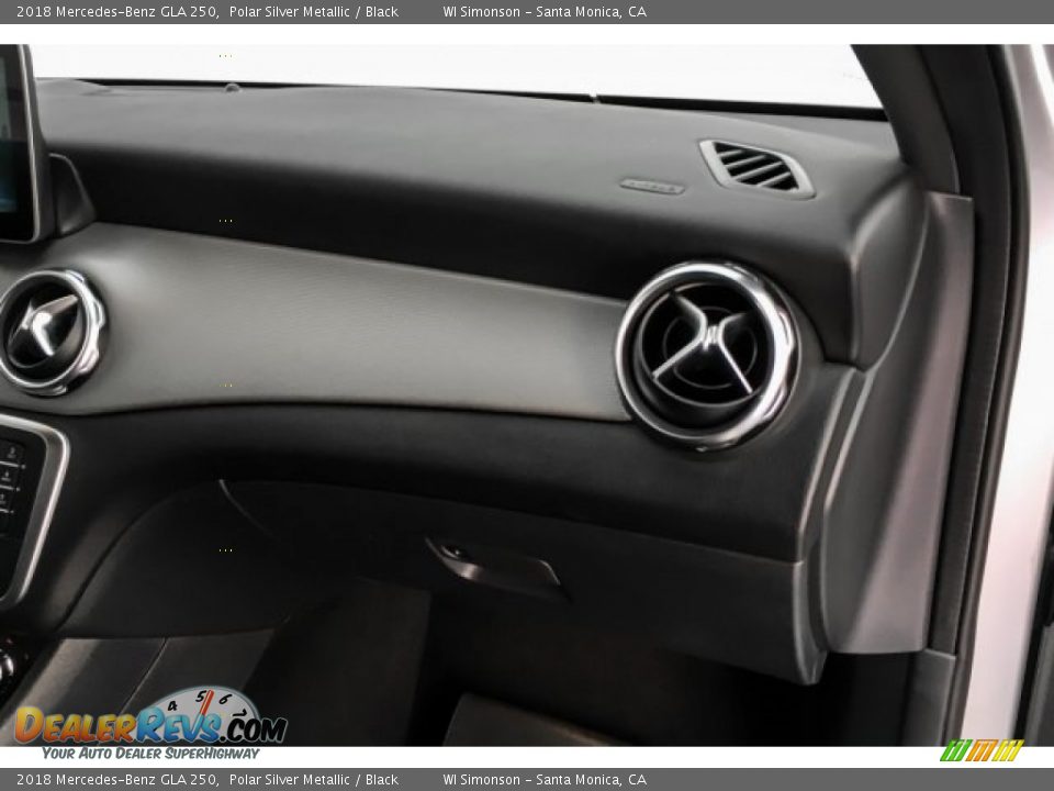 2018 Mercedes-Benz GLA 250 Polar Silver Metallic / Black Photo #29