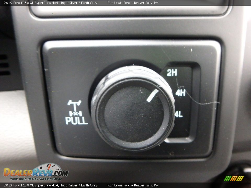 Controls of 2019 Ford F150 XL SuperCrew 4x4 Photo #17