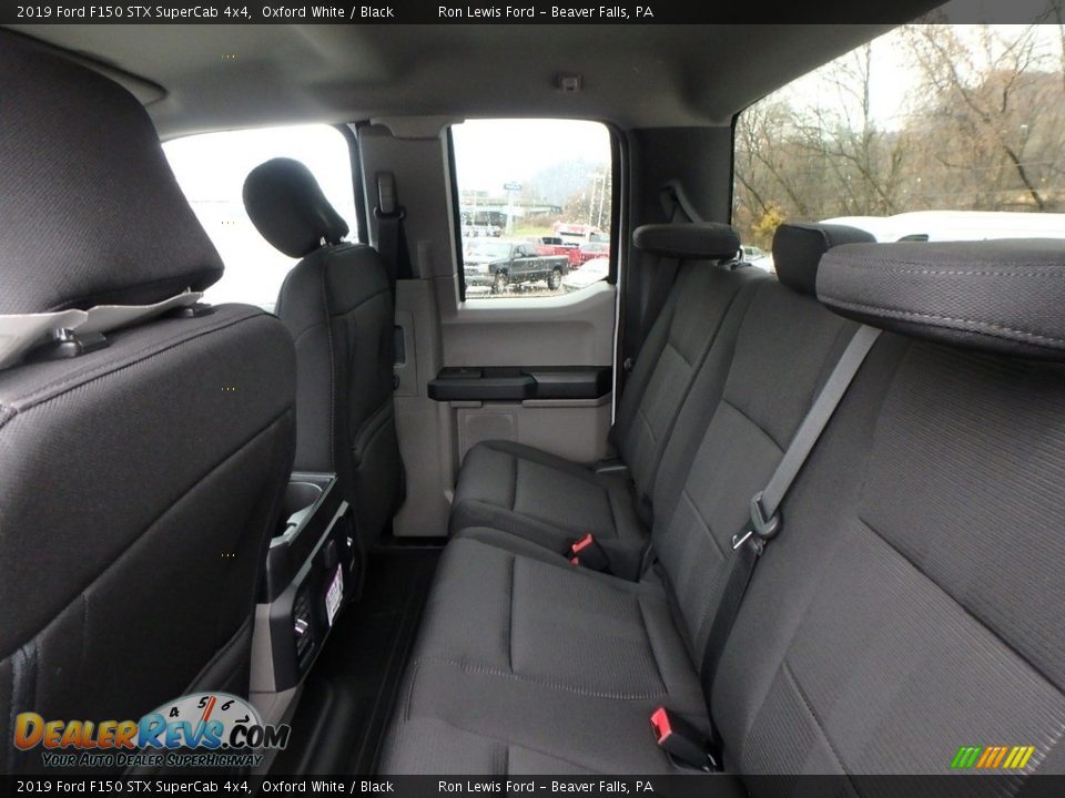 Rear Seat of 2019 Ford F150 STX SuperCab 4x4 Photo #12