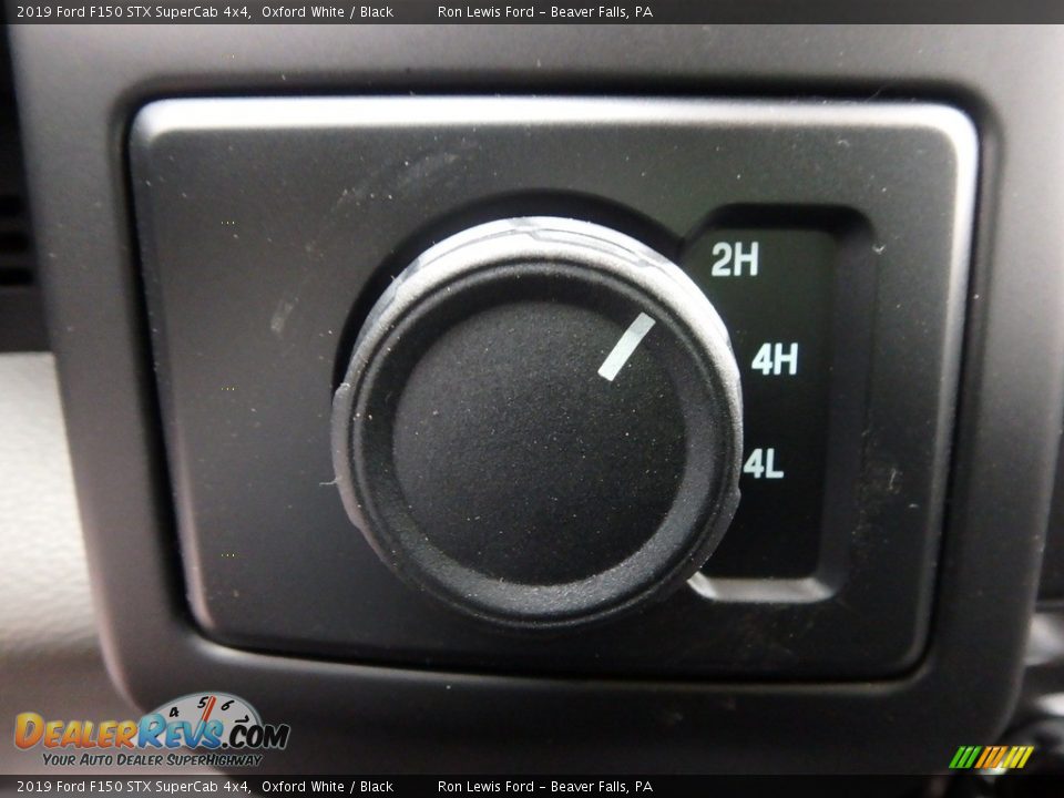 Controls of 2019 Ford F150 STX SuperCab 4x4 Photo #17
