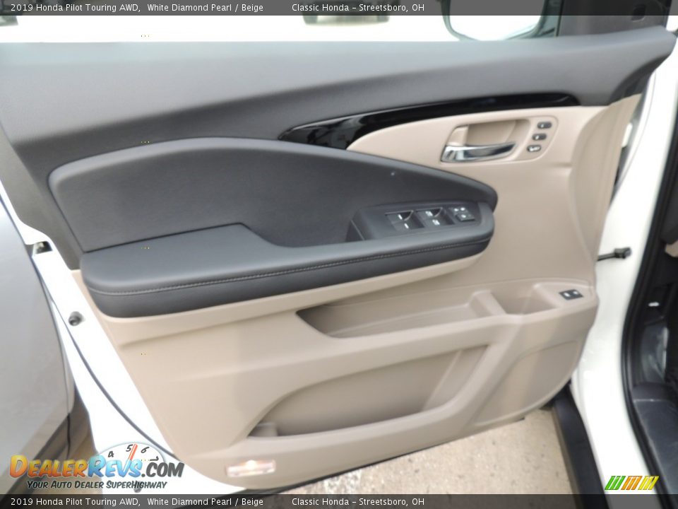 2019 Honda Pilot Touring AWD White Diamond Pearl / Beige Photo #8