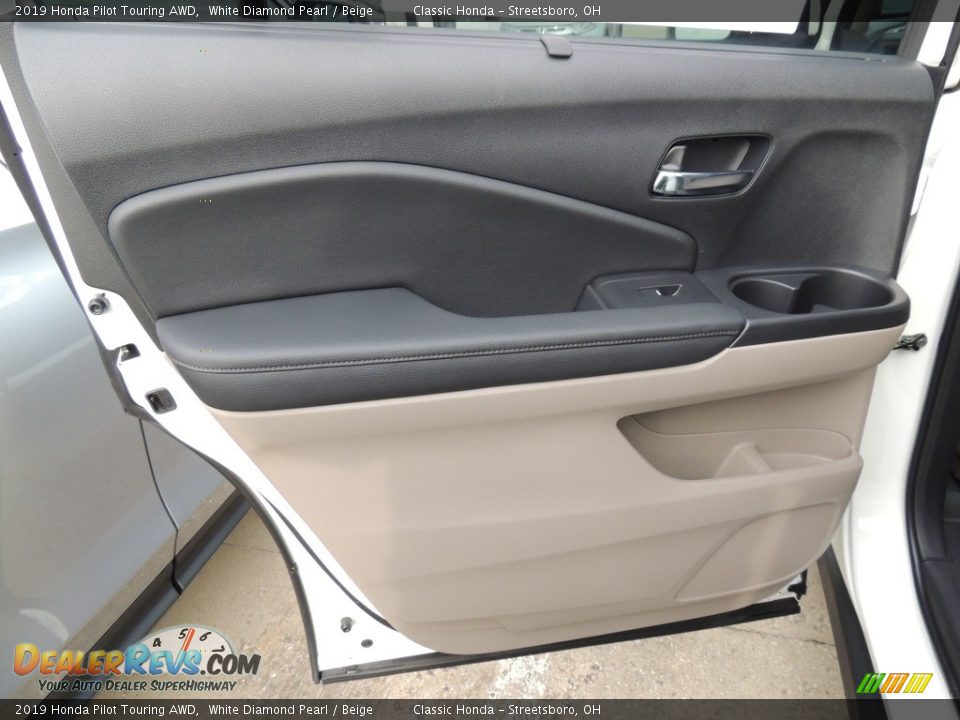 2019 Honda Pilot Touring AWD White Diamond Pearl / Beige Photo #9