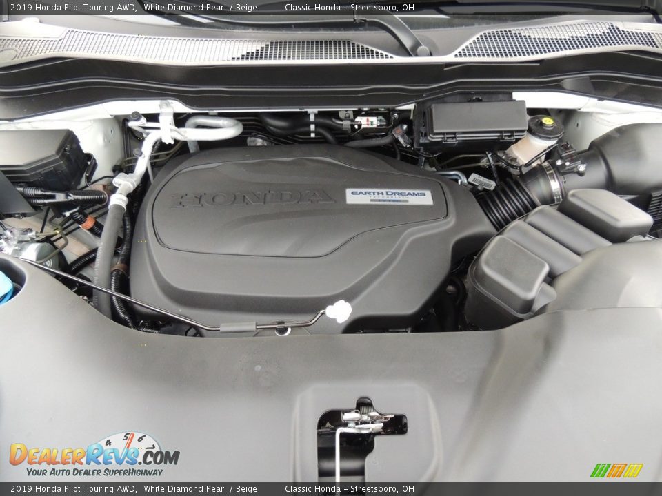 2019 Honda Pilot Touring AWD White Diamond Pearl / Beige Photo #16