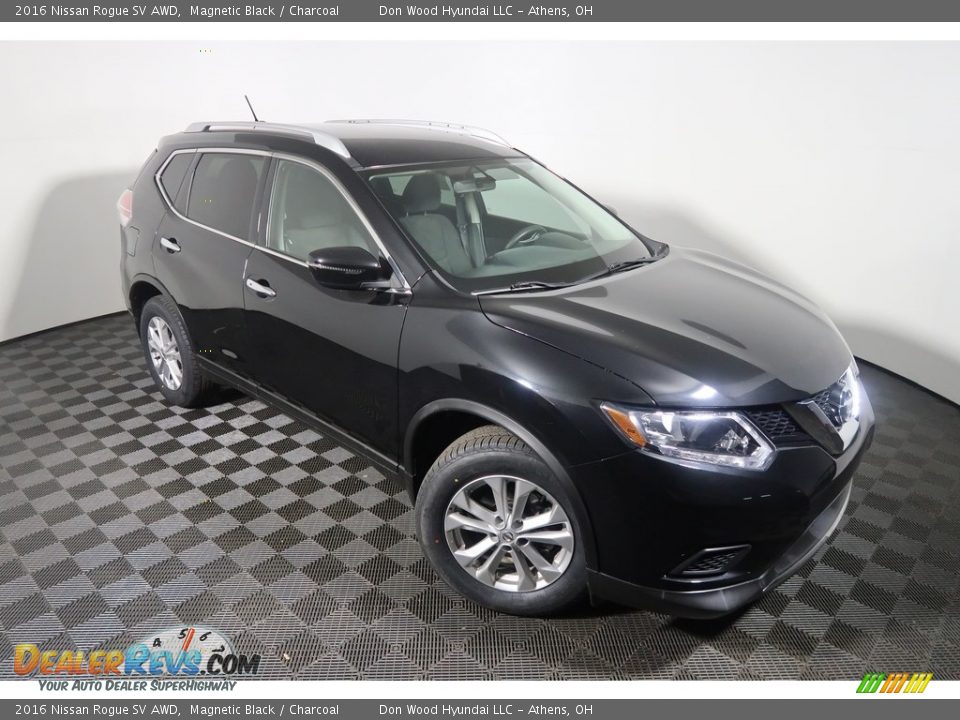 2016 Nissan Rogue SV AWD Magnetic Black / Charcoal Photo #2