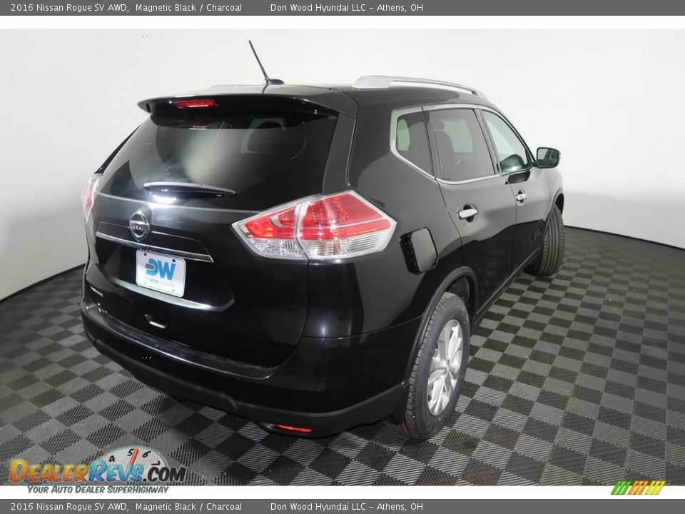2016 Nissan Rogue SV AWD Magnetic Black / Charcoal Photo #12