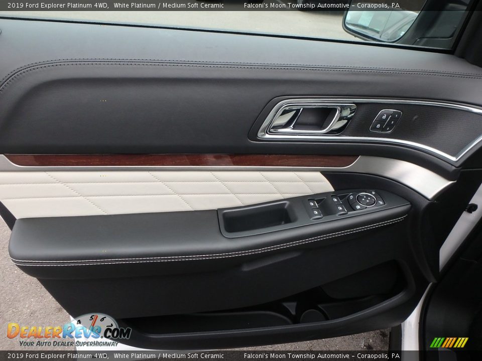 Door Panel of 2019 Ford Explorer Platinum 4WD Photo #11