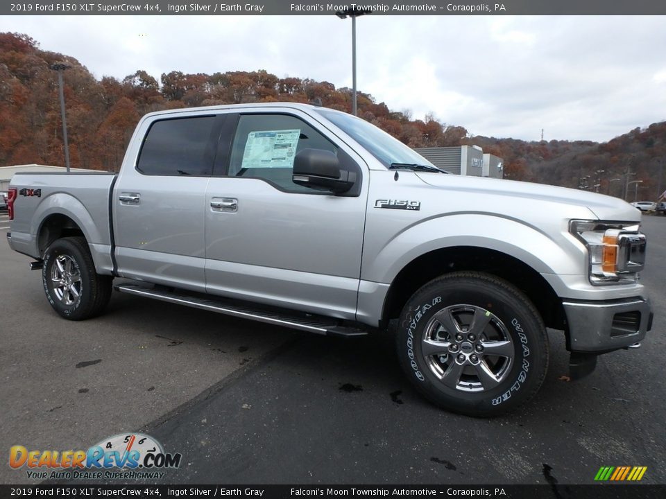 Front 3/4 View of 2019 Ford F150 XLT SuperCrew 4x4 Photo #2