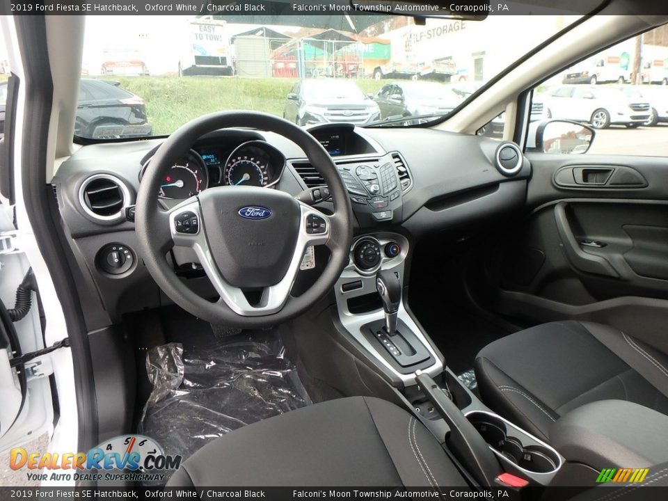 Charcoal Black Interior - 2019 Ford Fiesta SE Hatchback Photo #10
