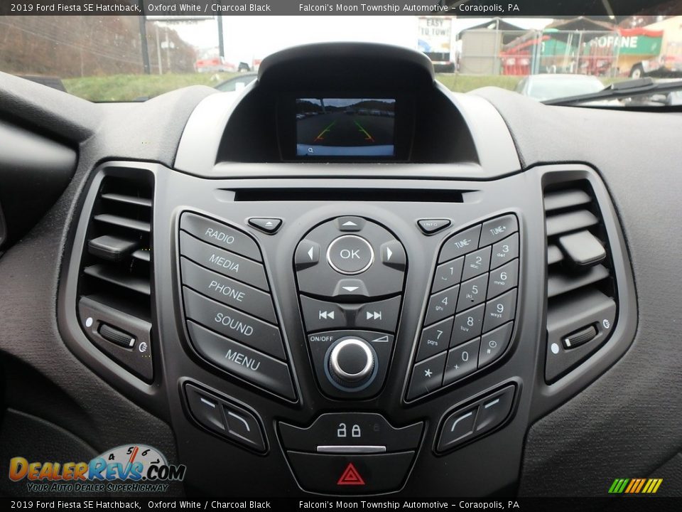 Controls of 2019 Ford Fiesta SE Hatchback Photo #15