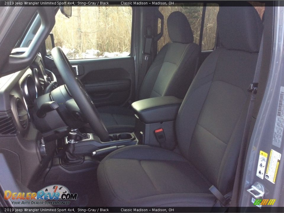 Front Seat of 2019 Jeep Wrangler Unlimited Sport 4x4 Photo #10