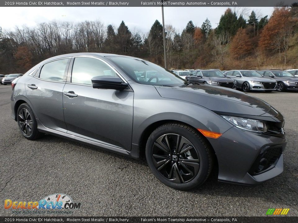 Front 3/4 View of 2019 Honda Civic EX Hatchback Photo #3