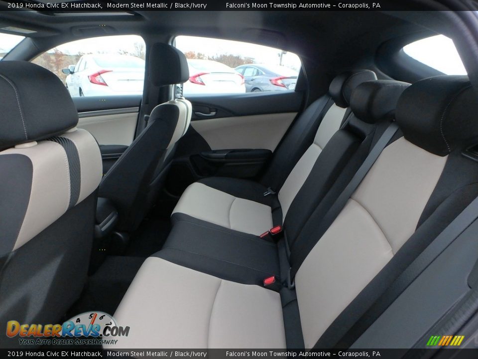 2019 Honda Civic EX Hatchback Modern Steel Metallic / Black/Ivory Photo #9