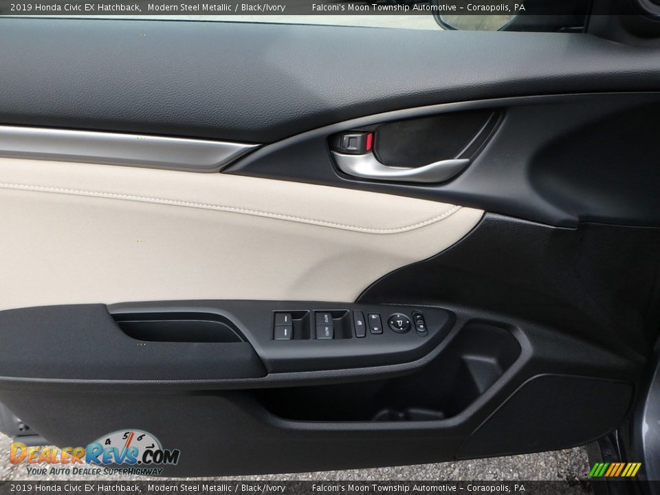 2019 Honda Civic EX Hatchback Modern Steel Metallic / Black/Ivory Photo #11