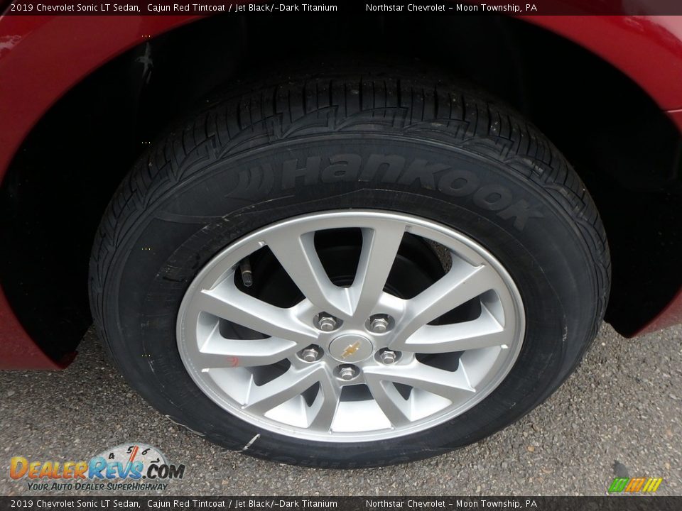2019 Chevrolet Sonic LT Sedan Cajun Red Tintcoat / Jet Black/­Dark Titanium Photo #9