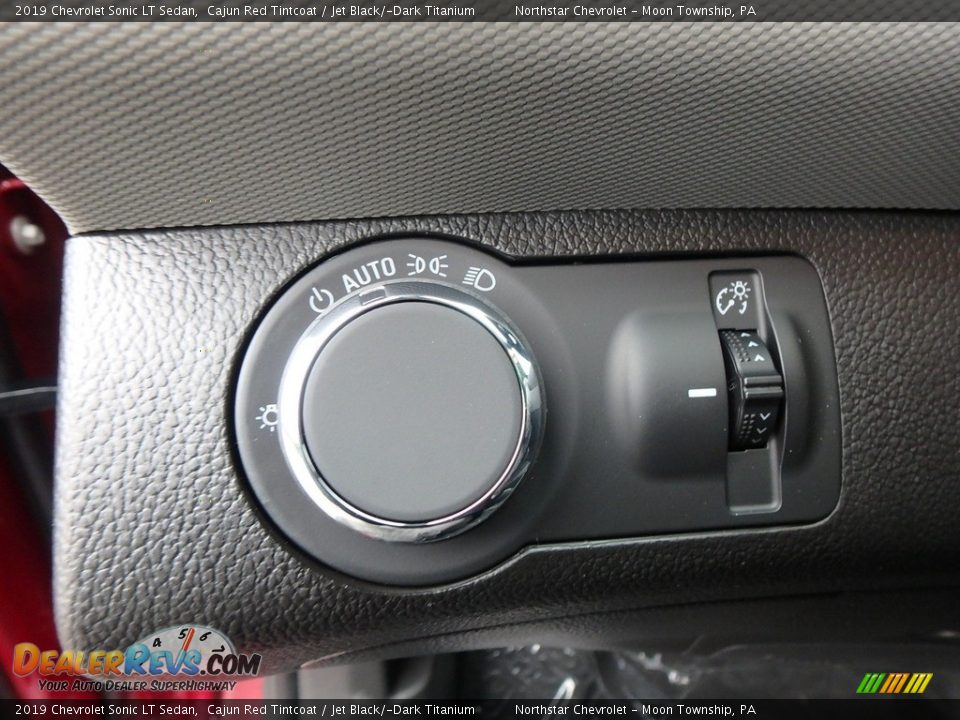 2019 Chevrolet Sonic LT Sedan Cajun Red Tintcoat / Jet Black/­Dark Titanium Photo #16