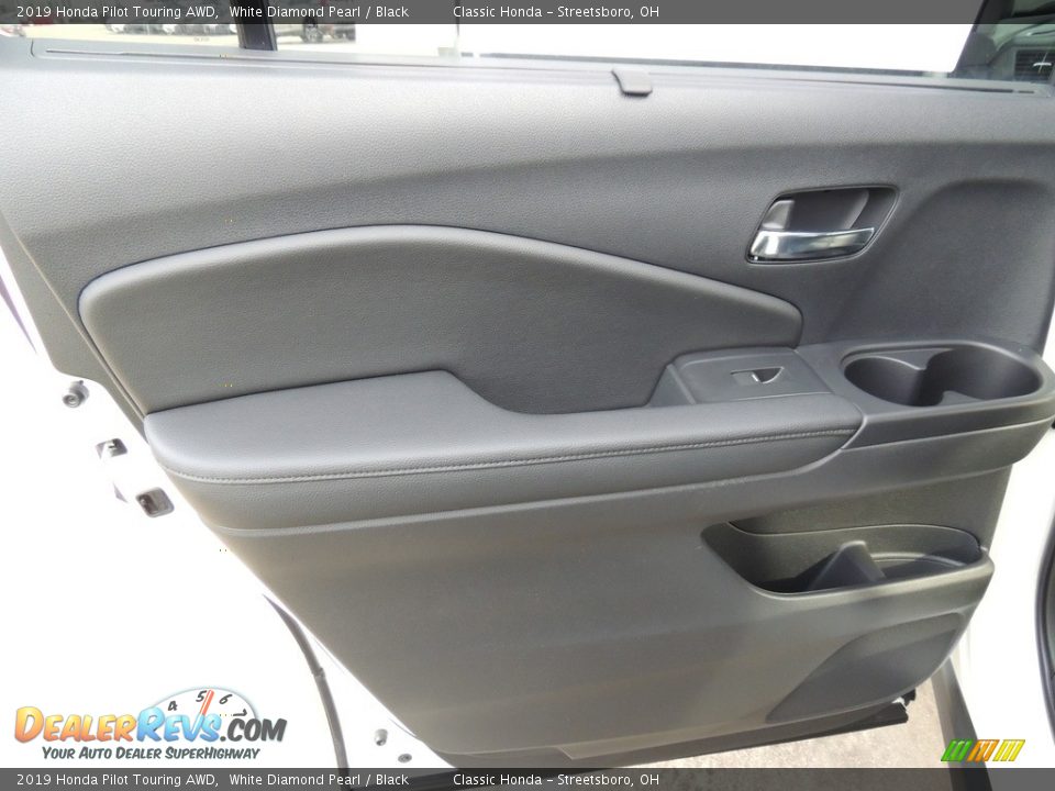 2019 Honda Pilot Touring AWD White Diamond Pearl / Black Photo #9