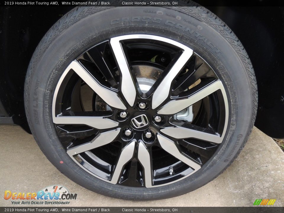 2019 Honda Pilot Touring AWD White Diamond Pearl / Black Photo #15